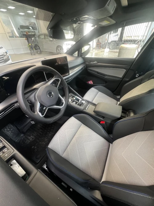 Volkswagen Golf 8.5 2025 R-Line