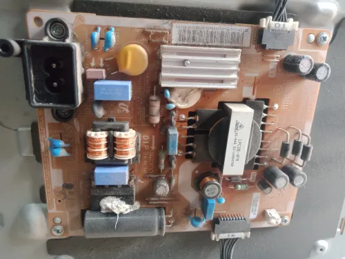 carte mère et alimentation + Tcon tv smart-led-lcd-plazma