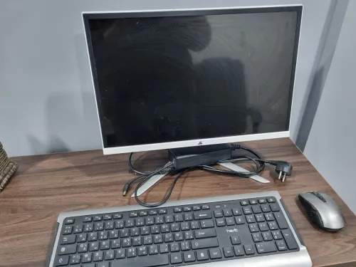 Table chaises bureau PC scolaire 