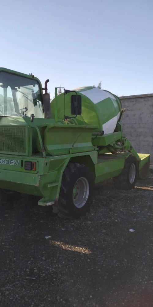 location auto bétonnière Fiori 180 et Merlo 250