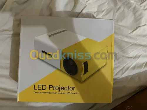 Datashow  Borrego  داتاشو Portable HD LED Projector. Imaging Technology: TFT LCD Resolution: 1920
