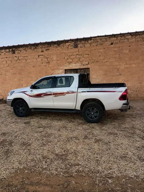 Location hilux avac 