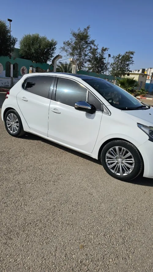Peugeot 208 2016 Active Facelift