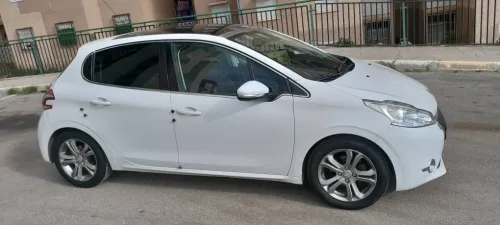 Peugeot 208 2014 Allure