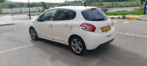 Peugeot 208 2014 Allure