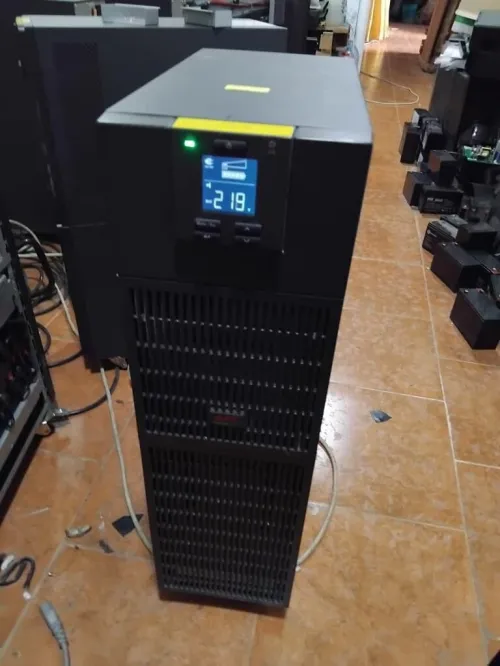 ONDULERS APC 6KVA TOUR SRV6KI EASY UPS 6 KW-600VA TOR 6 KVA