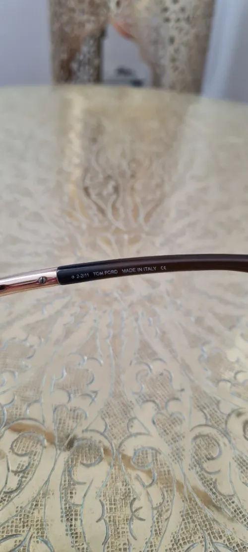 Lunettes de soleil Tom Ford made in Italy