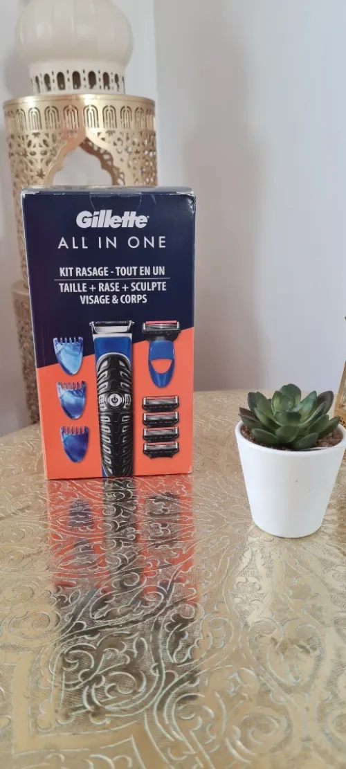 Kit Rasage visage et corps  Gilette France