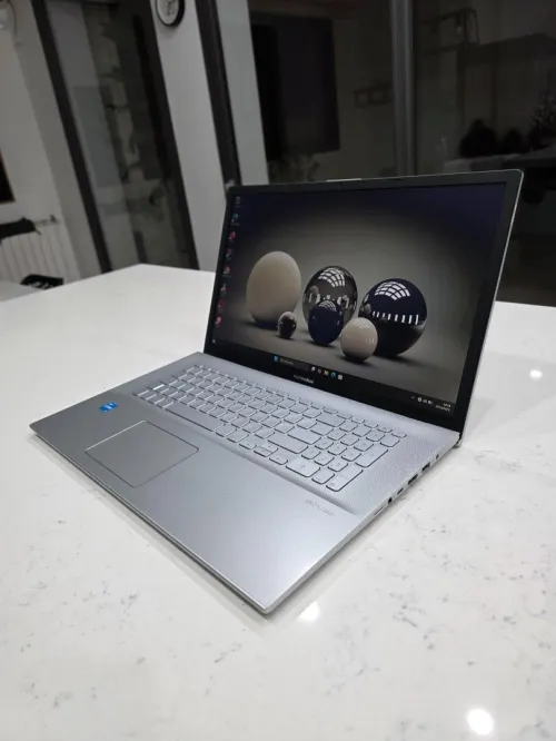 Asus Vivobook i3 11th gen 17.3"pouces