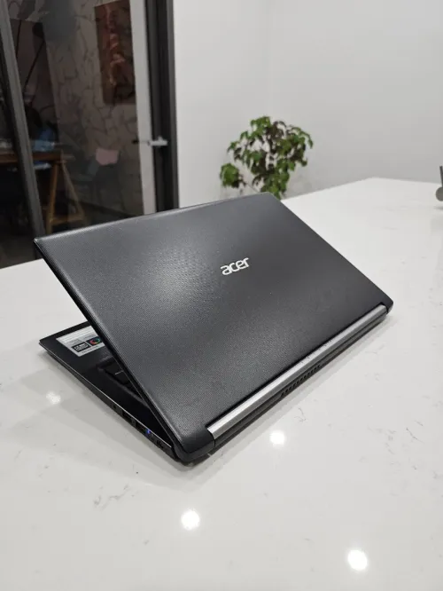 Acer Aspire i3 6th gen 15.6"pouces double carte graphique 