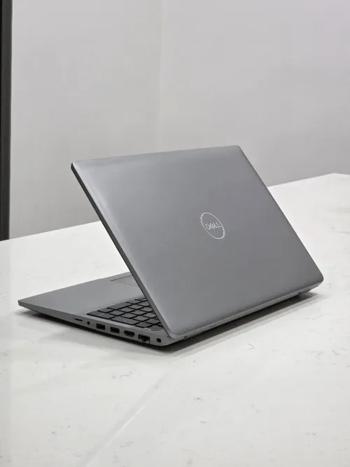 Dell Lattitude Ultra 5 vPRO 15.6"pouces