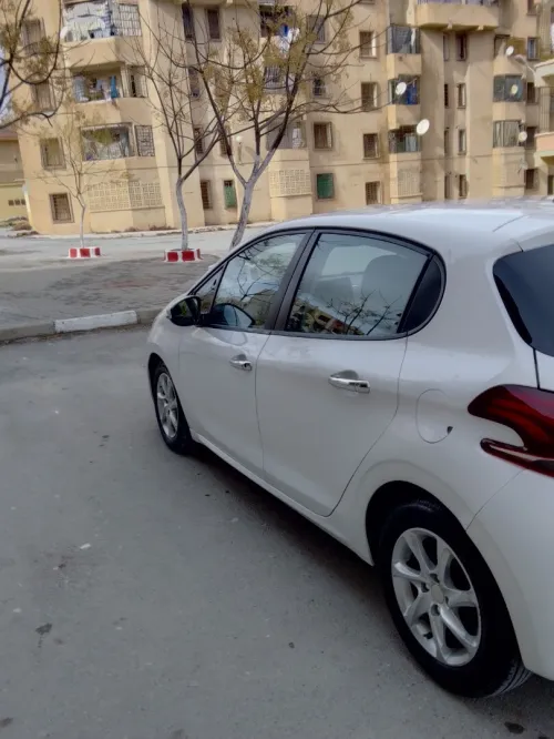 Peugeot 208 2016 Active Facelift