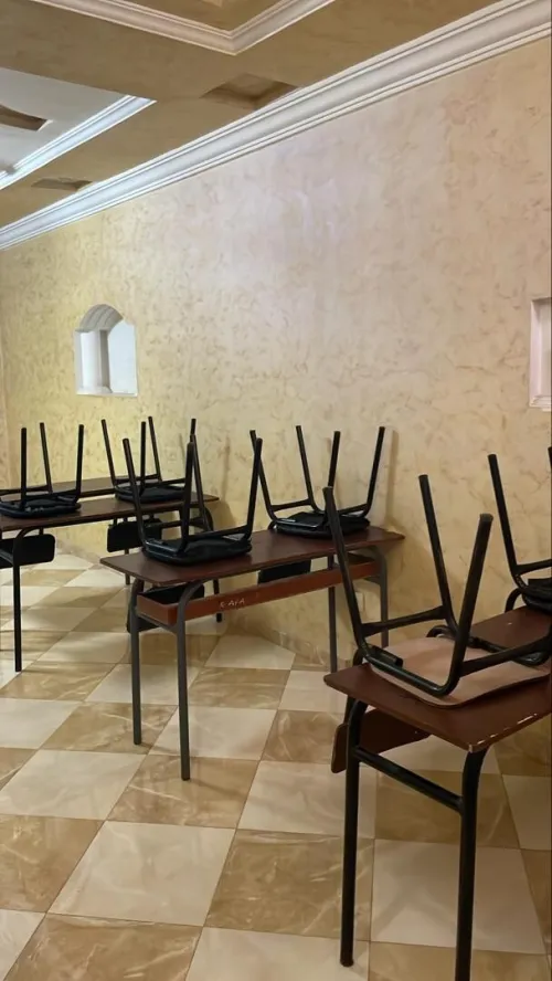 70 chaises