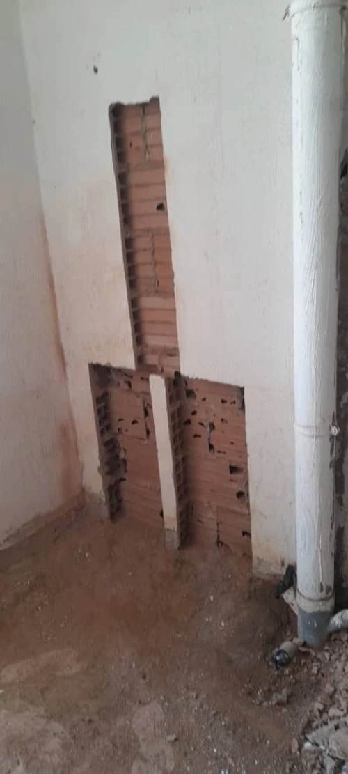Travaux de démolition et décapage 