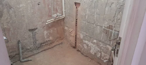 Travaux de démolition et décapage 