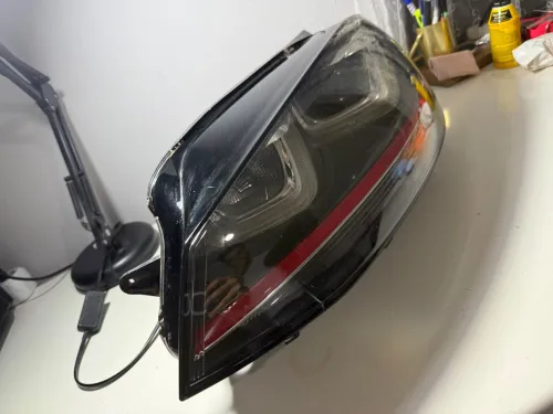 Phare golf 7 gti cotée gauche 