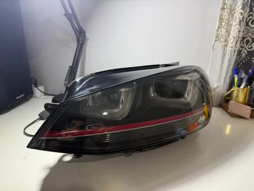 Phare golf 7 gti cotée gauche 