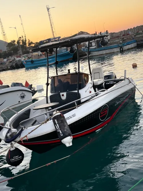 Bateaux cap camarat 5,1 moter df140 suzuki 2013 machi 280h