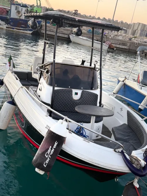 Bateaux cap camarat 5,1 moter df140 suzuki 2013 machi 280h