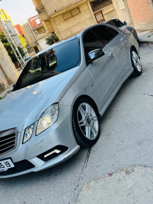 Mercedes Classe E 2015 AVANTGARDE Pack AMG