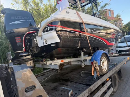 Bateaux cap camarat 5,1 moter df140 suzuki 2013 machi 280h