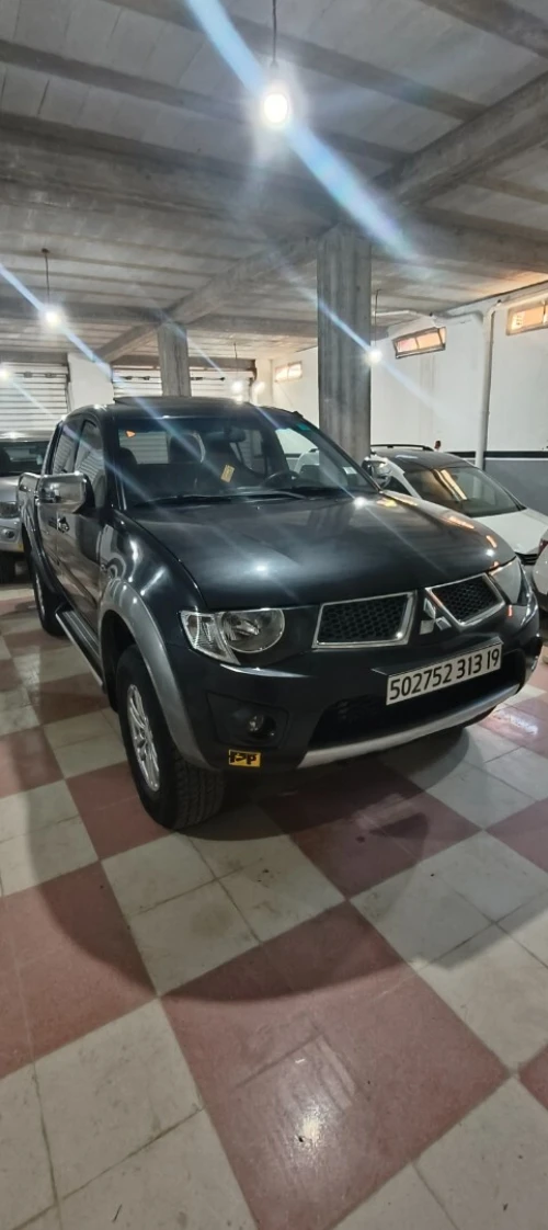 Mitsubishi L200 2013 Doube cabine Evolution