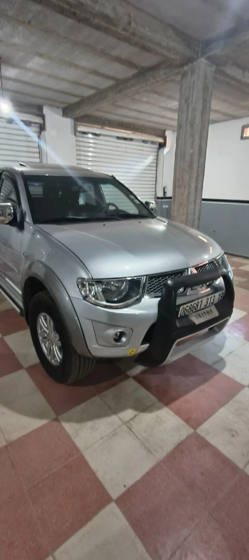 Mitsubishi L200 2013 Doube cabine Evolution