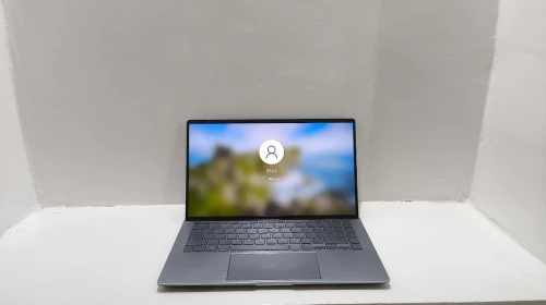 ASUS ZenBook 14 | Ryzen 5 + NVIDIA MX350 (2GB) | État Neuf (Caba)