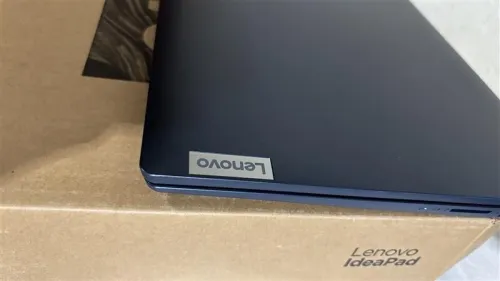 LENOVO IdeaPad 3 15ITL6 - 15.6 pouces - Intel Core i3 1115G4 - 4 Go - 256 GB SSD