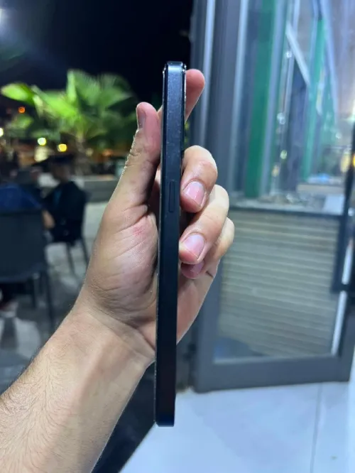 1plis10R 5G Android 15