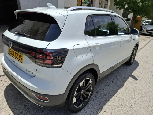 Volkswagen TACQUA 2025 R line