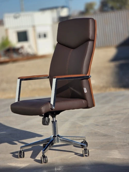 CHAISES