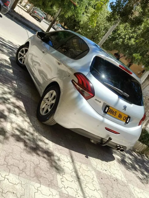 Peugeot 208 2016 Allure Facelift
