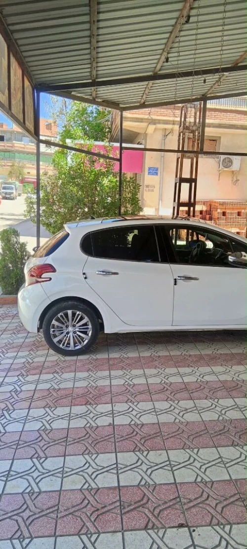 Peugeot 208 2018 Allure Facelift