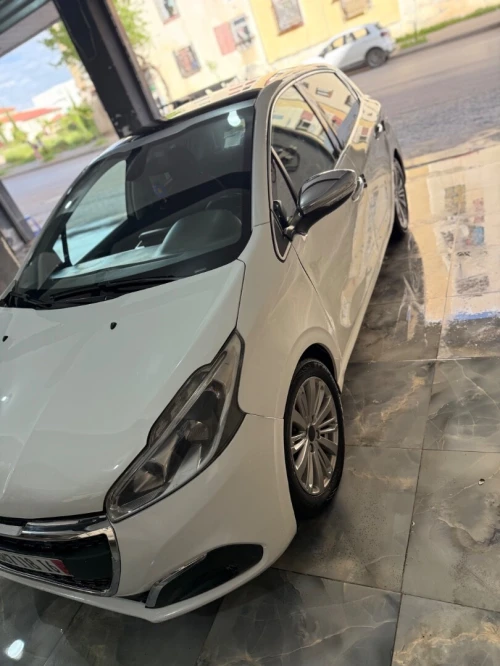 Peugeot 208 2018 Allure Facelift