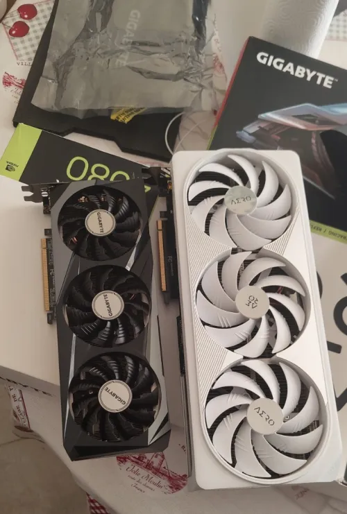 RTX 4080 AERO WHITE