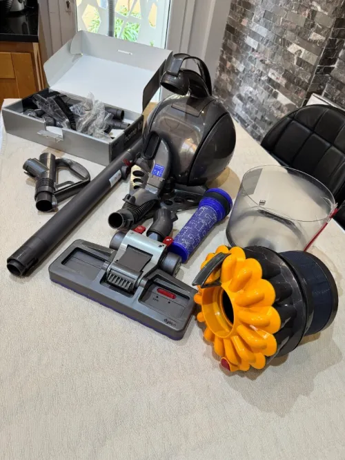 Aspirateur Dyson ball DC33