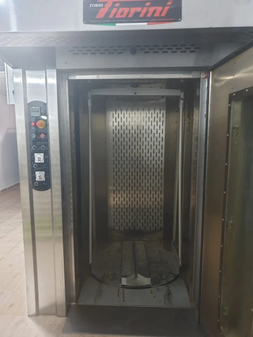 Four Fiorini S Maxi et refroidisseur 200L