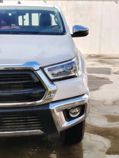 Toyota HILUX OMANI 2025 FULL OPTION