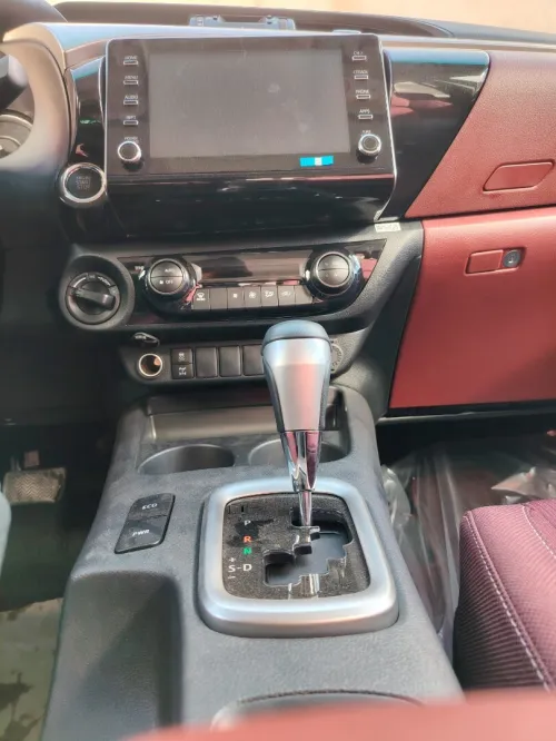 Toyota HILUX OMANI 2025 FULL OPTION