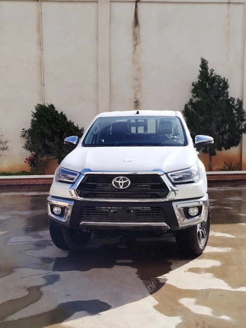 Toyota HILUX OMANI 2025 FULL OPTION