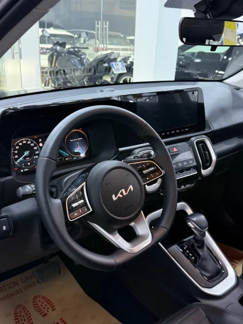 Kia Sonet  2025 Luxury