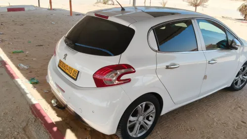 Peugeot 208 2013 Allure