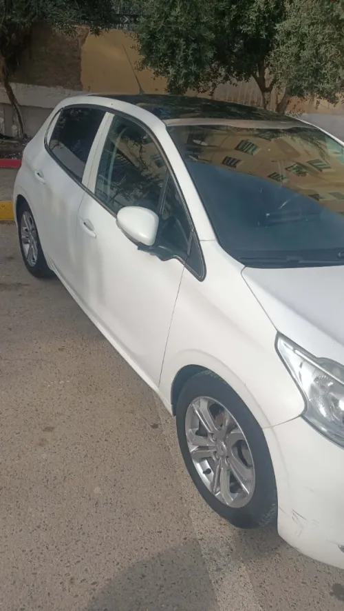 Peugeot 208 2015 Allure