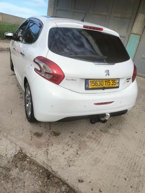 Peugeot 208 2015 Access Facelift