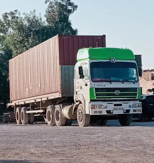 Hong yane semi remorque 6x4 2011