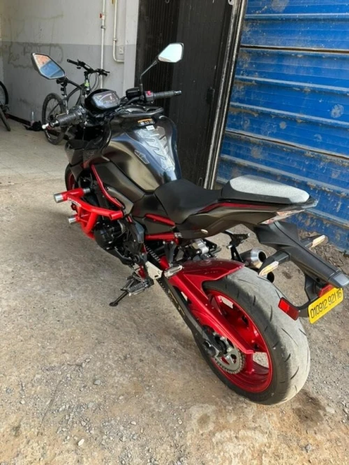 Kawasaki Z900 2021