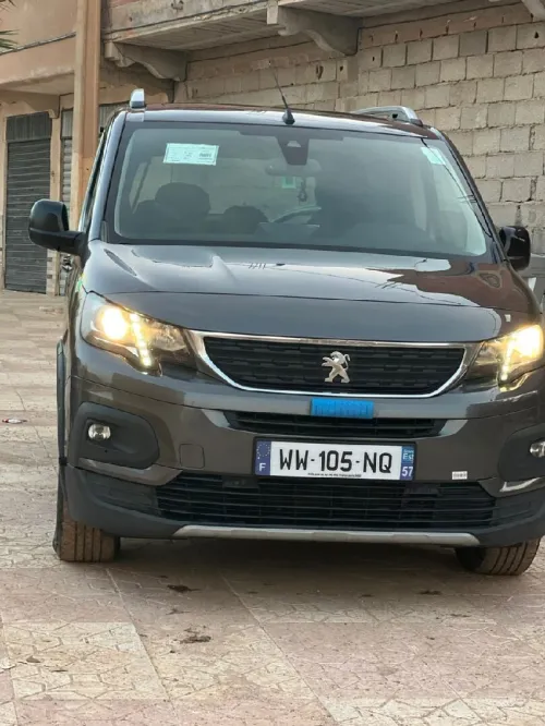 Peugeot Rifter 2021 Alur