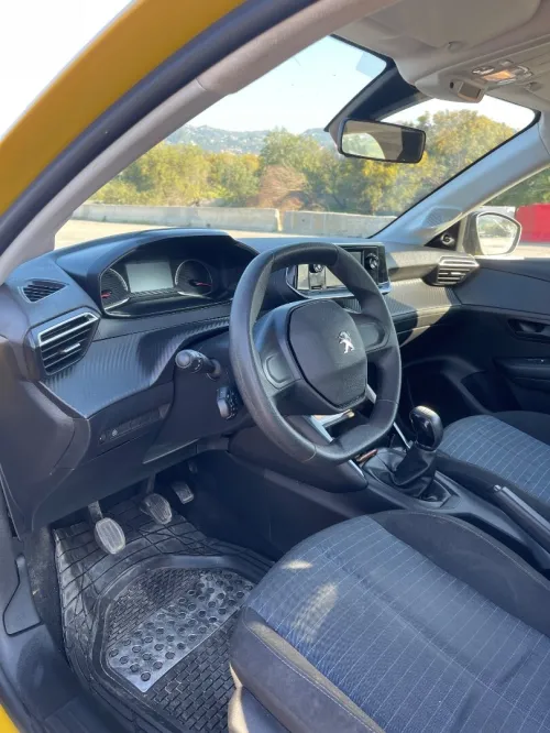 Peugeot 208 2021 208