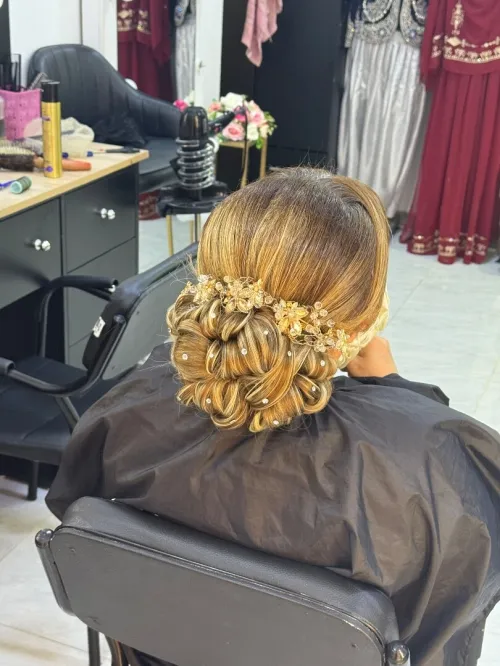 Coiffeuse et habilleuse VIP spéciale mariée